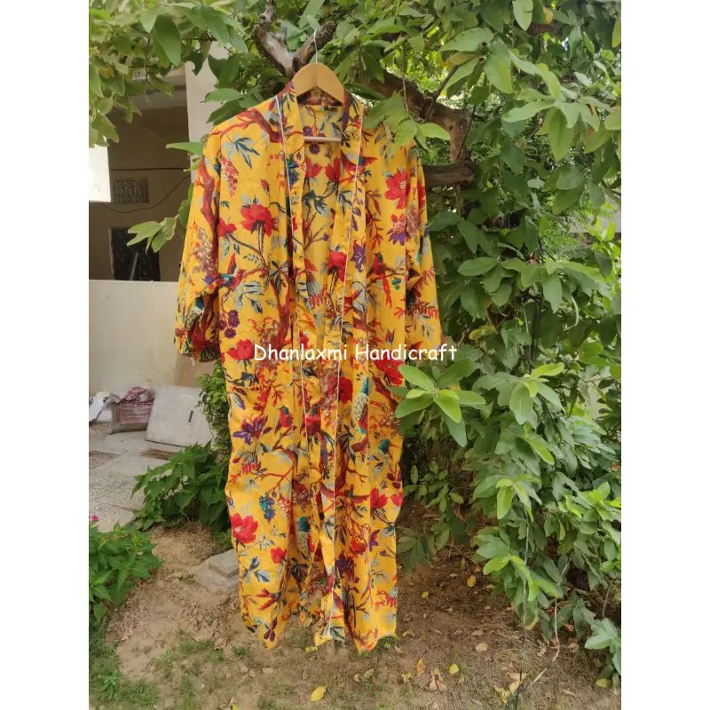 Длинное платье-кимоно в богемном стиле, с принтом в виде желтых птиц и цветов