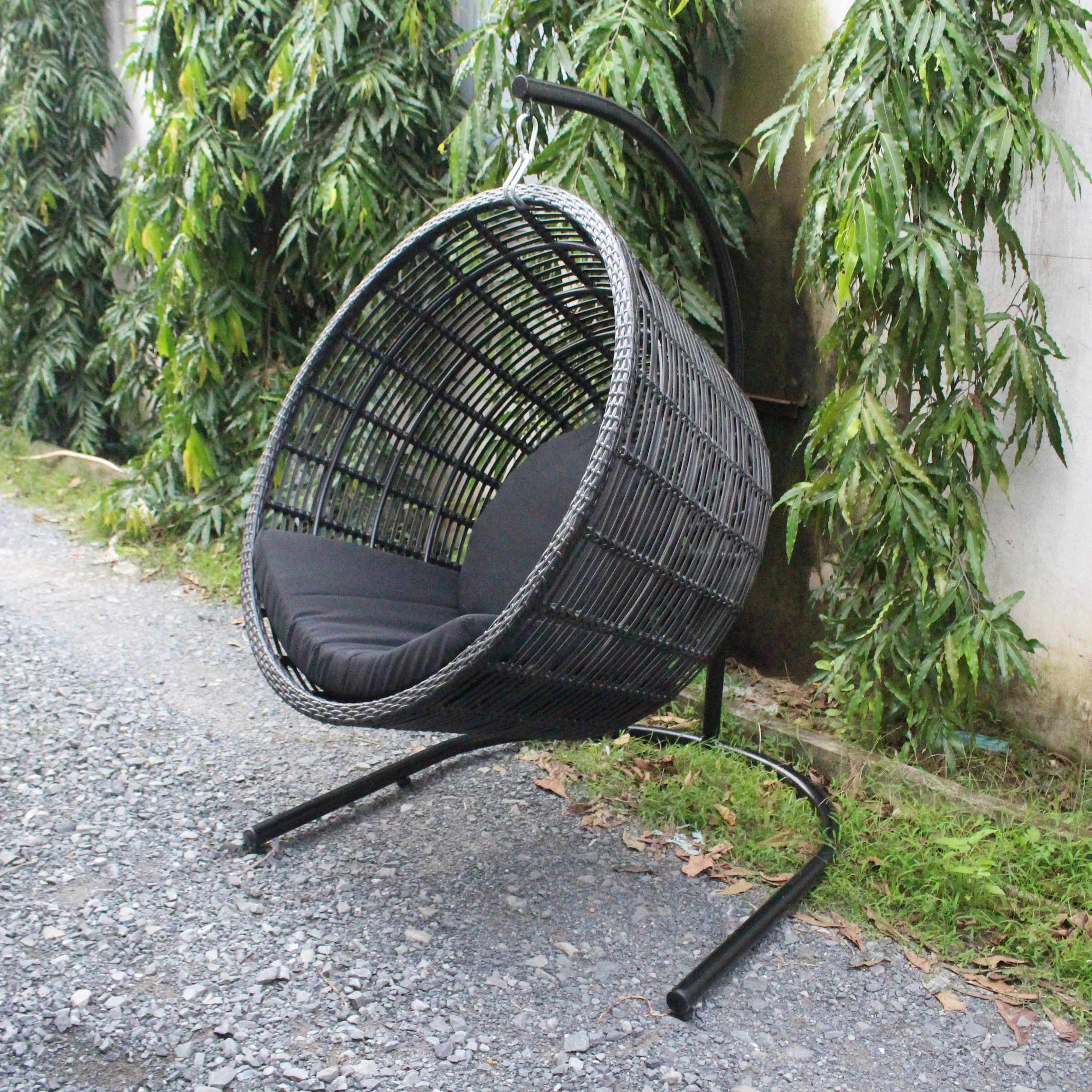 Poly rattan outdoor wicker patio iron frame black color swing egg chair garden furniture for balcony