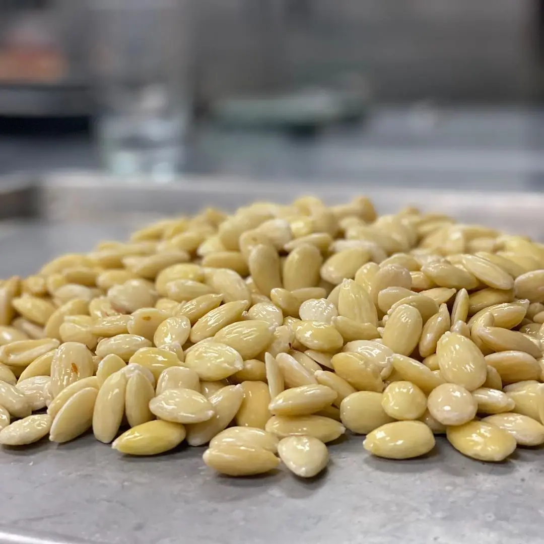 RAW PINE NUTS WITH CERTIFICATE