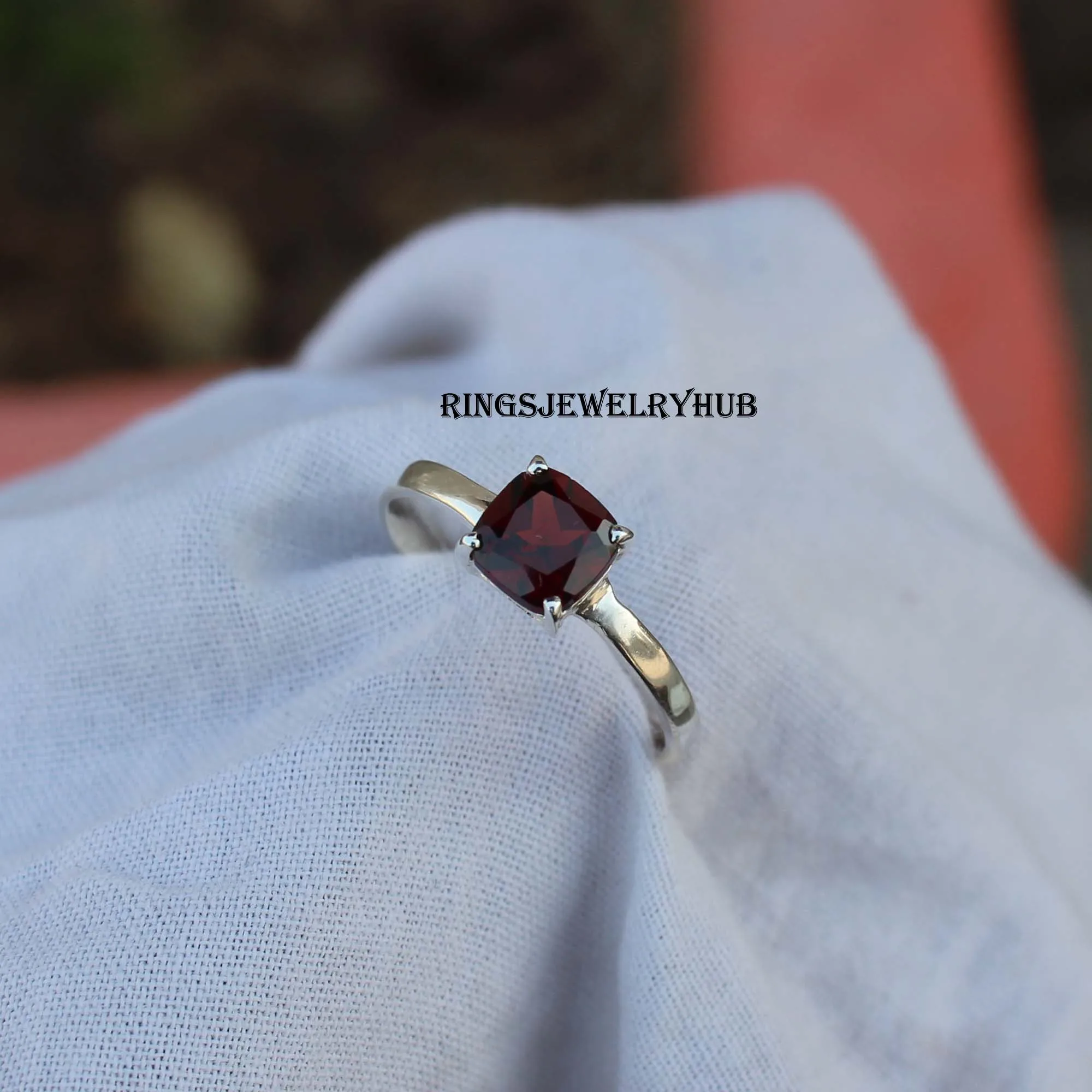 
Female Mozambic Garnet Ring Solitaire 925 Sterling Silver Ring For Women Engagement Ring Silver Gemstone Jewelry 