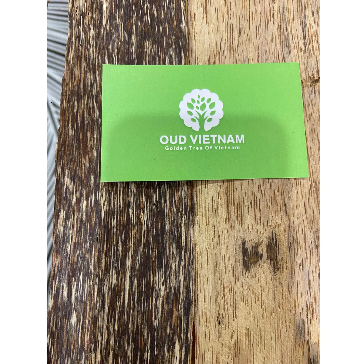 Top High Quality Brown Oud Agar Chunks Grade 3A 0.5 mm Sweet Floral Scent 100% Oud wood