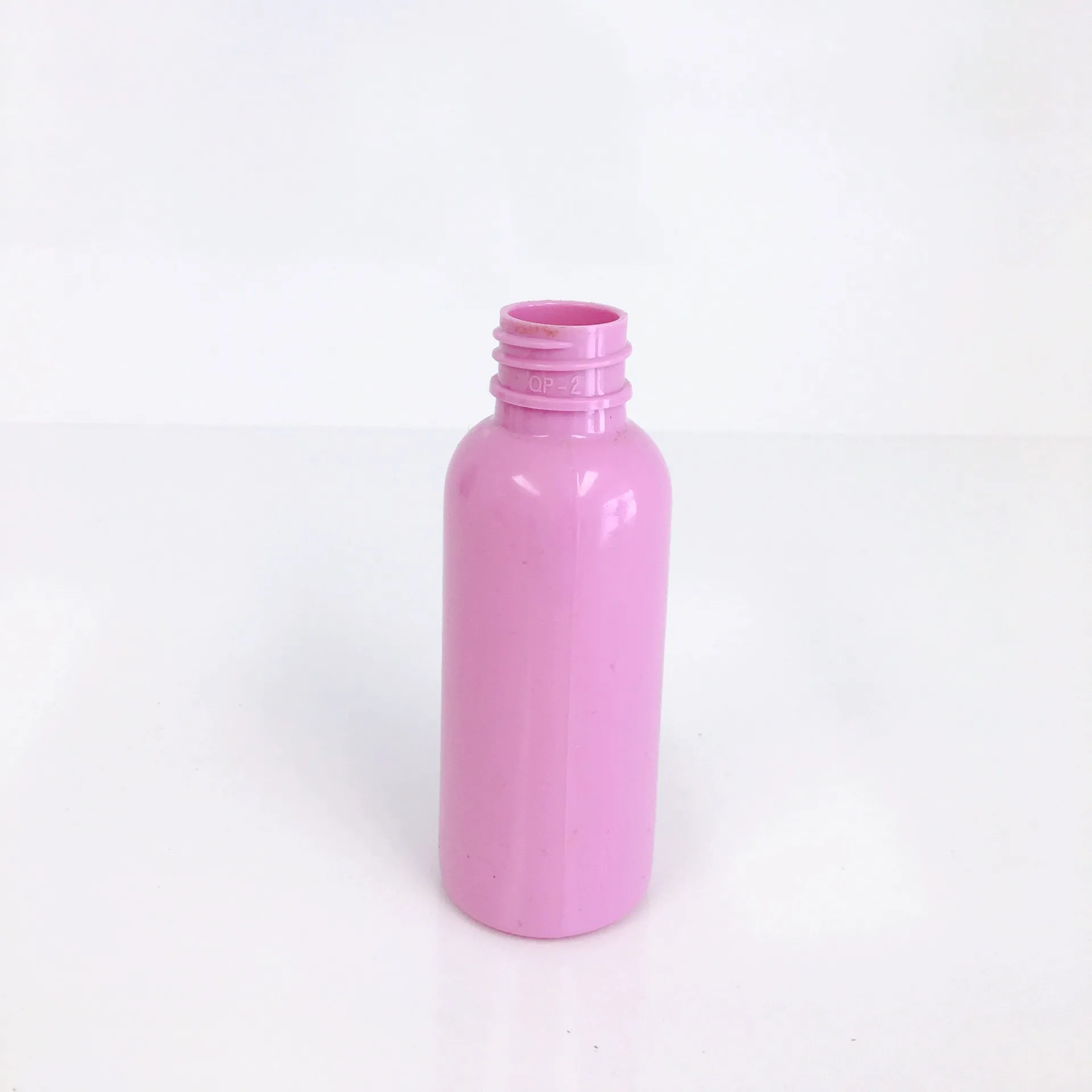 Горячая Распродажа Мини косметические бутылки 10 мл 20 30 50 пластиковые для шампуня лосьона с крышкой маленькие путешествий