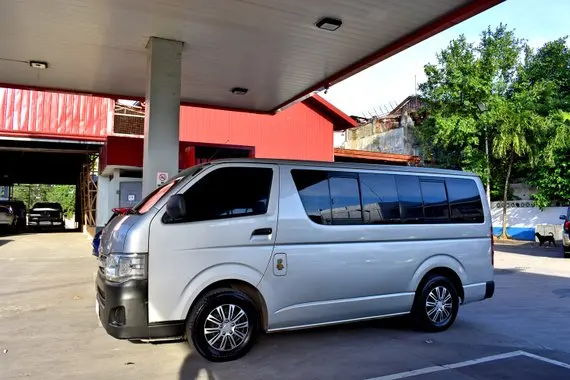 
HOT DEALA !!!! HI ACE COMMUTER VAN MANUAL 3.0 M/T Specifications 