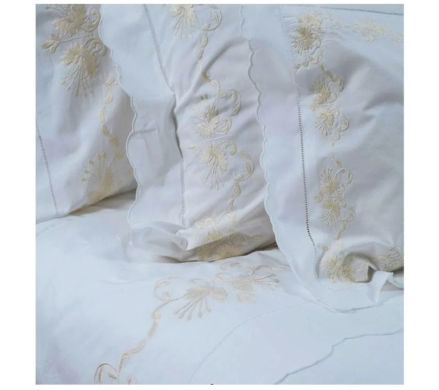 Embroidery Yellow Daisy Design Duvet Bedding Set The Luxury Cotton Embroidery Comforter and Pillowcases for Home Hotel Wedding