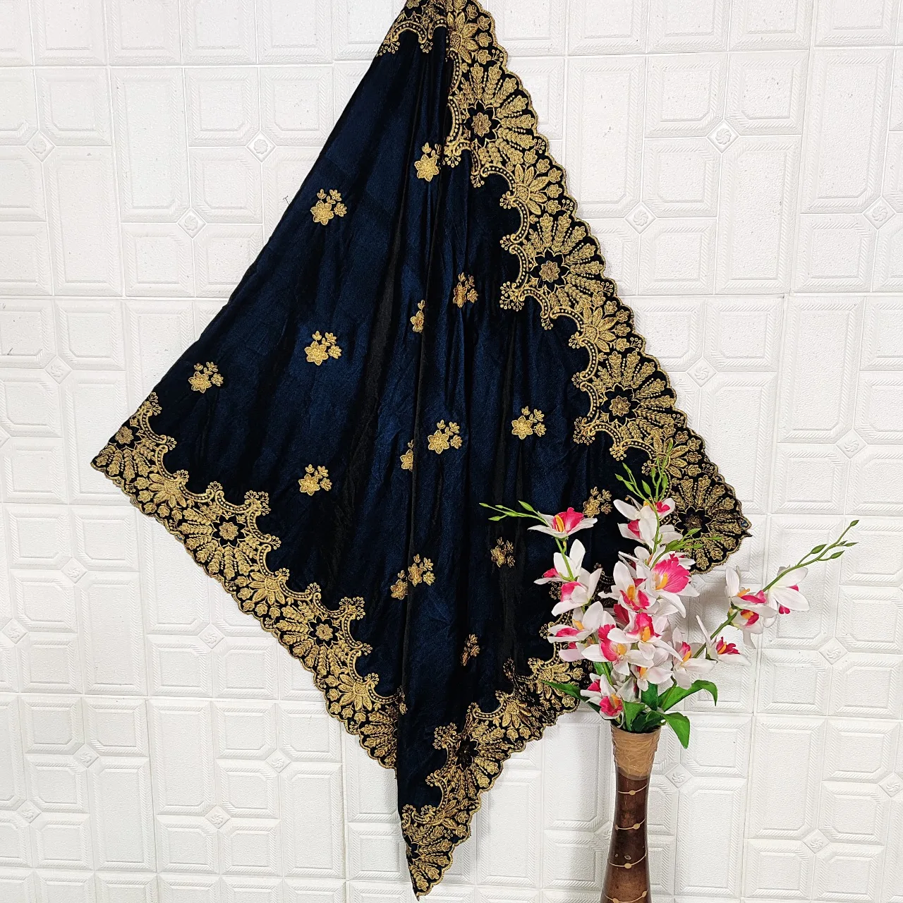 New Designer Heavy Embroidery Work Partywear Wedding Wear Bride Velvet Shawl With Low Price Modern Fashion Designs of Ethenic