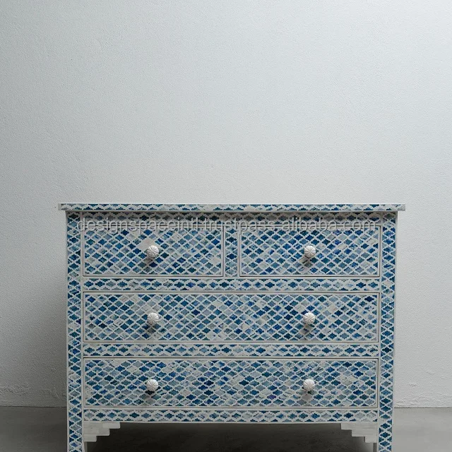 Роскошный боковой столик с инкрустацией костями по хорошей цене