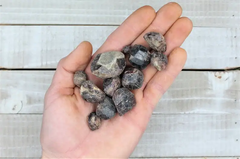Best Quality Raw Garnet Stone \Healing Crystal Rough Garnet Stone/ Large Raw Garnet Crystal