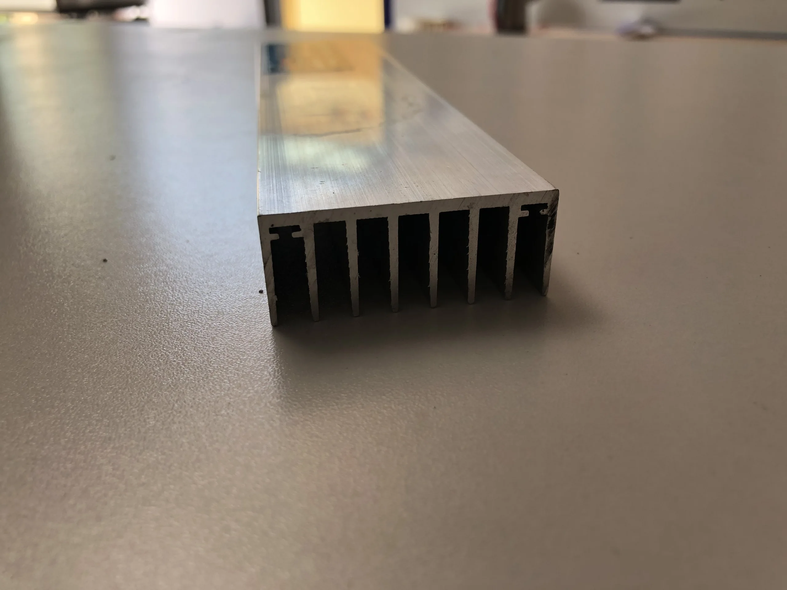 Шалуми индивидуальный дизайн серебристый теплоотвод алюминий сделано во Вьетнаме