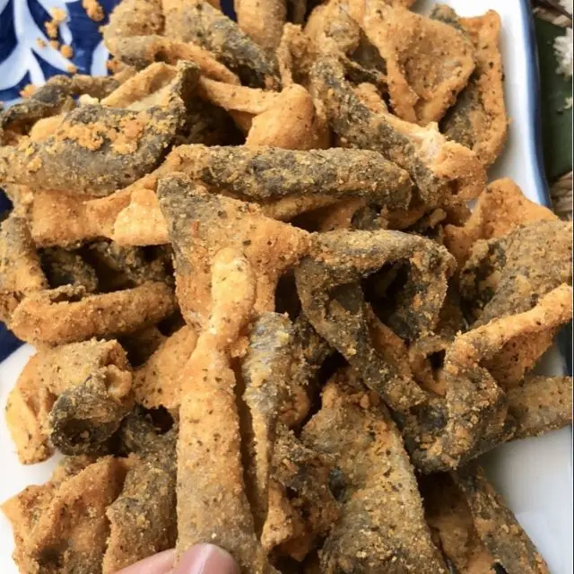 CRISPY SALTED EGG SALMON SKIN SEAFOOD SNACK / Katie +84352310575