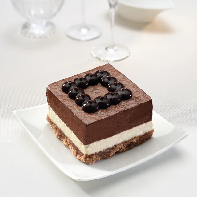 
Premium Quality Made in Italy Chocolate & Almond Dessert 2 Individual Portions (45g/1,59oz each) for Supermarkets 90g/3,17oz 