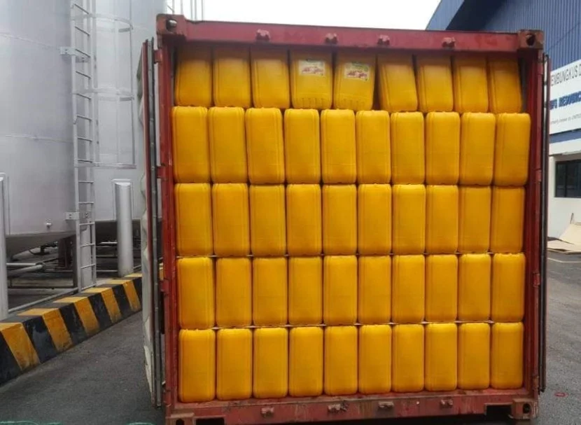 Vegetable Cooking Oil Suppliers from Malaysia/vegetable Refine Palm Oil Cp8 Wood Oil Malaysia from MY;4 99.99 Purity AA Grade