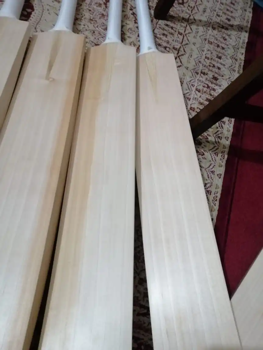 ENGLISH WILLOW GRADE 3 CRICKET BAT SEMI OVAL HANDEL