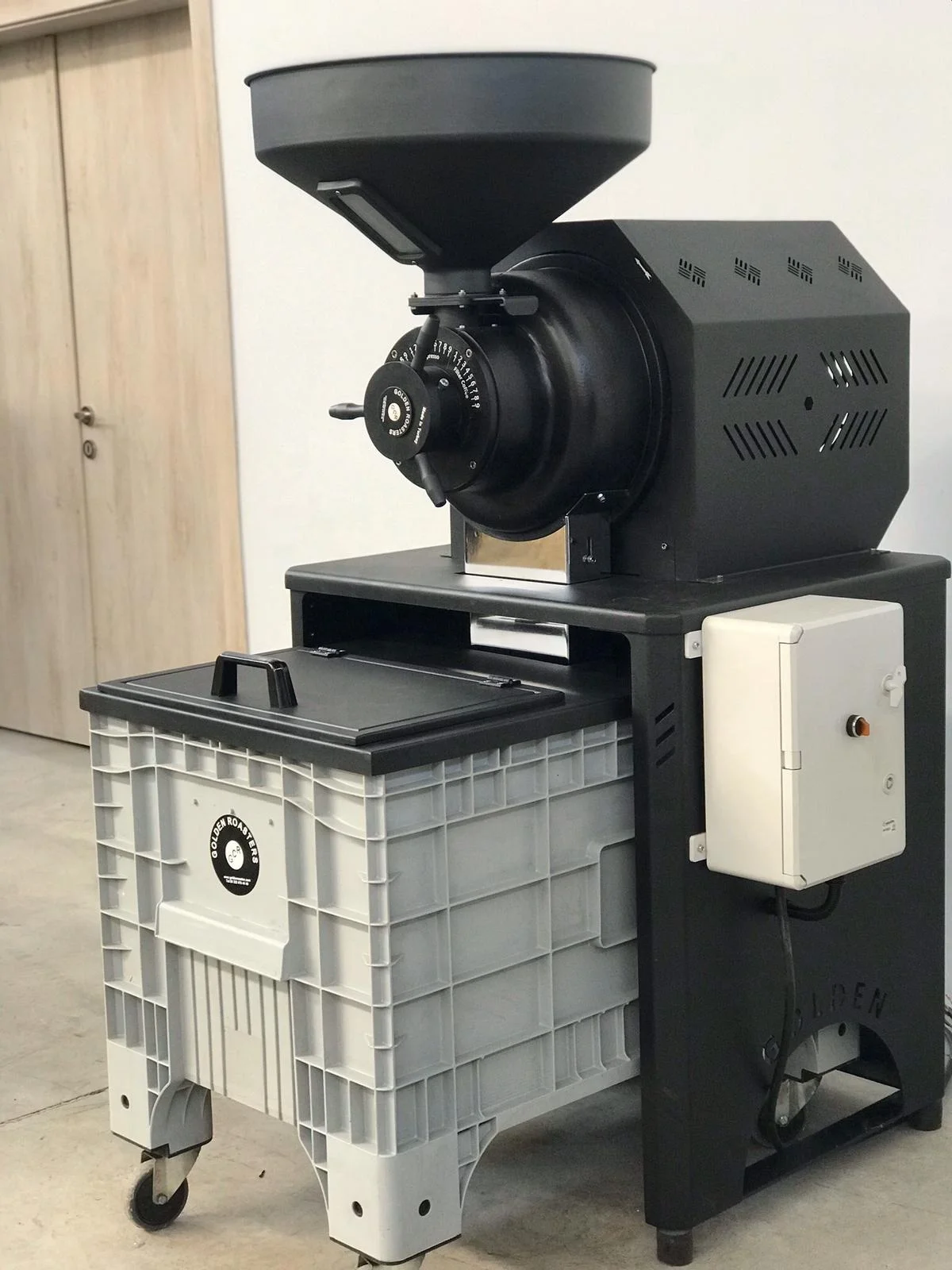 GRG-30 Золотая кофемолка промышленная Турецкая с фильтром
