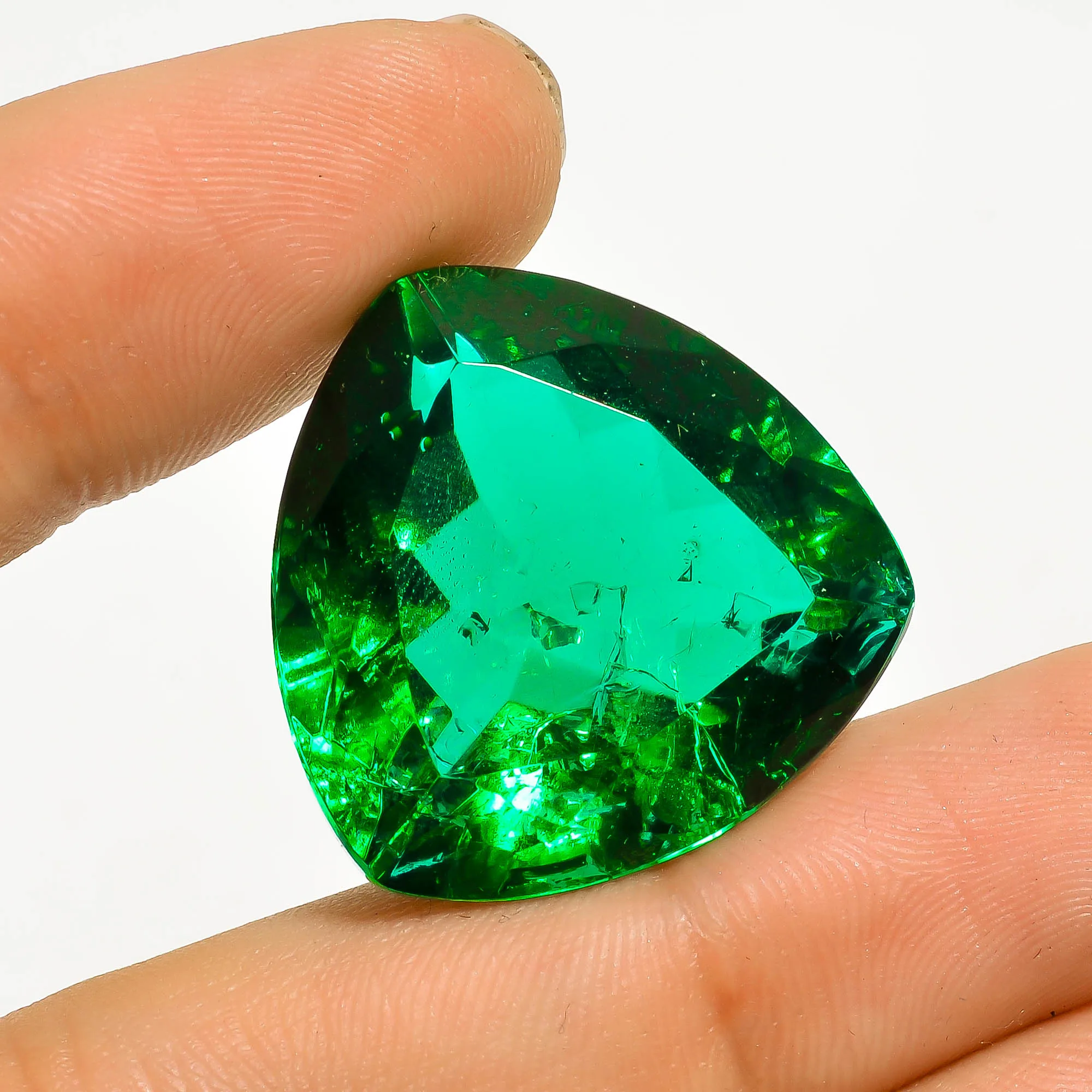 Jewelry new material oval cut vivid VS clarity green lab grown Russian material columbian emerald rough