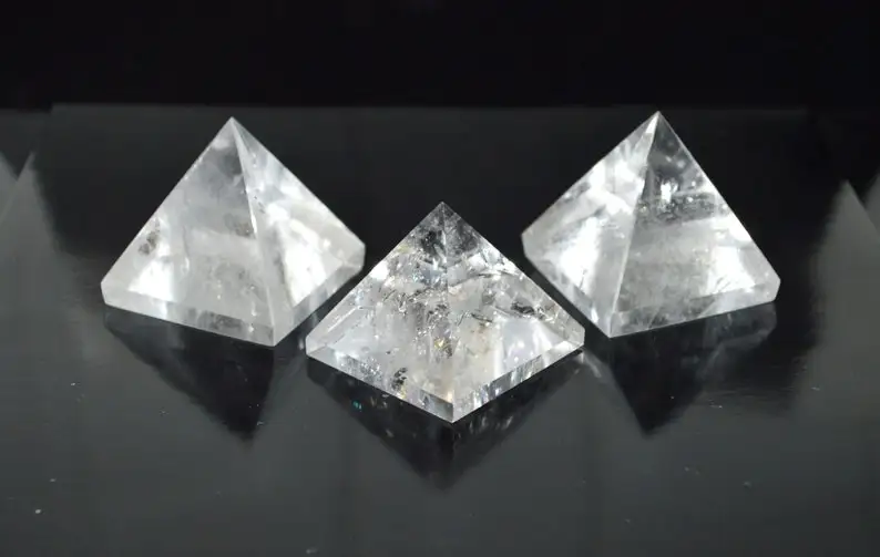 CLEAR QUARTZ GEMSTONE PYRAMID / PREMIUM CRYSTAL CLEAR QUARTZ PYRAMIDS / POLISHED CRYSTAL QUARTZ AGATE BRAZILIAN QUARTZ PYRAMIDS