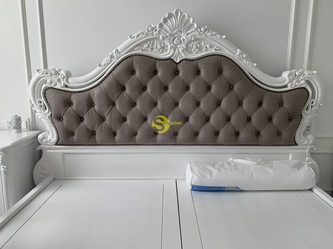 Classic red oak bed and upholstered in genuine leather