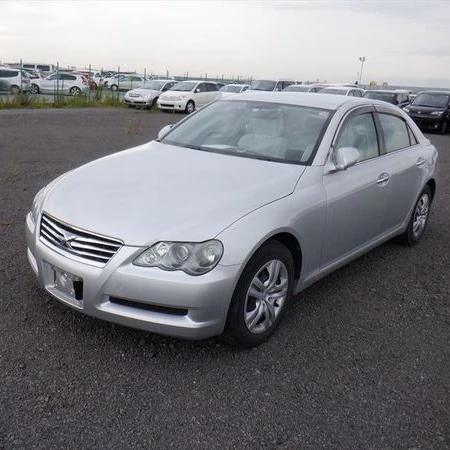 Used Toyota Mark X car with delicate and beautiful appearance