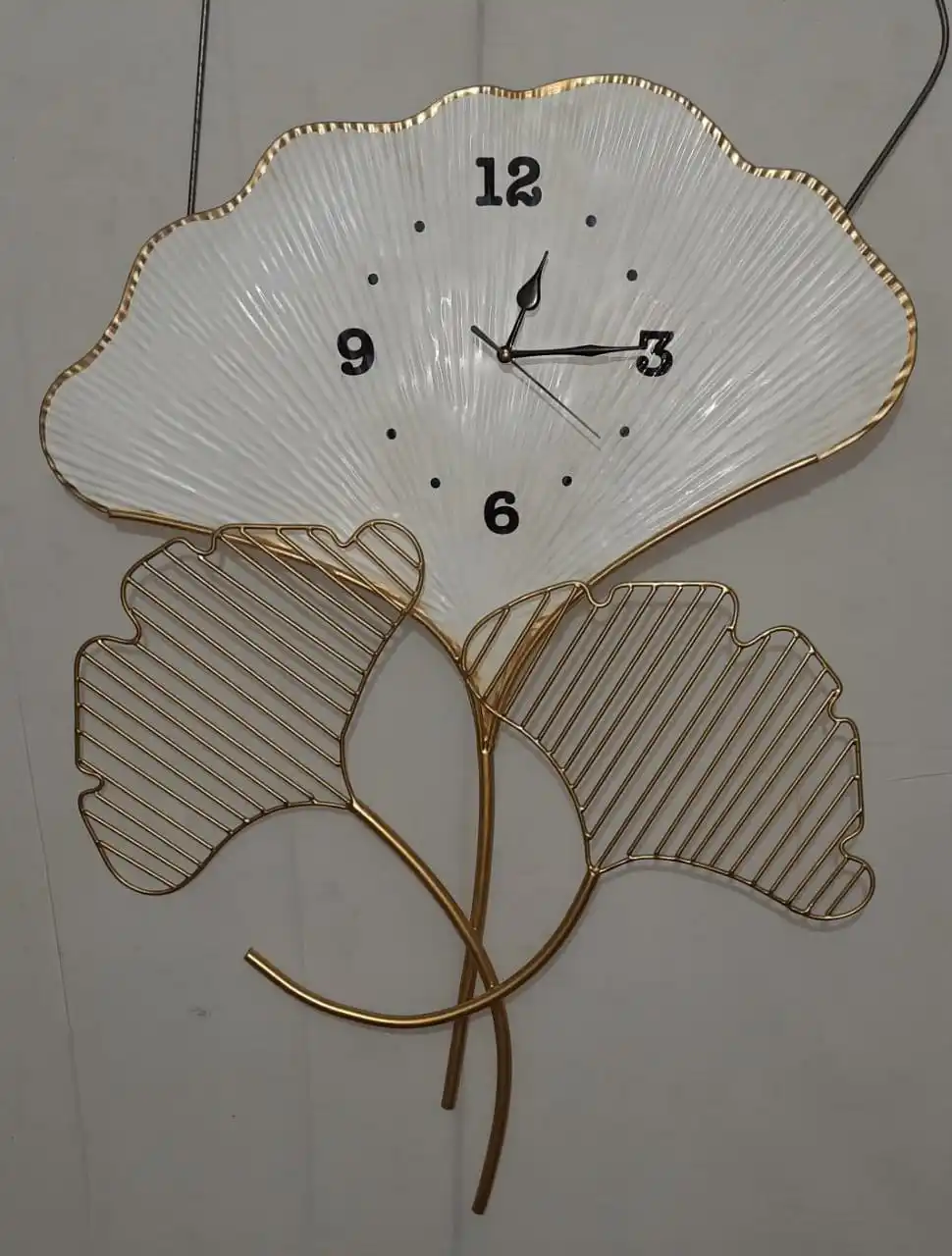 Настенные часы новейшего дизайна для дома гостиницы и ресторана настенные декоративные металлические современного с золотистой отделкой