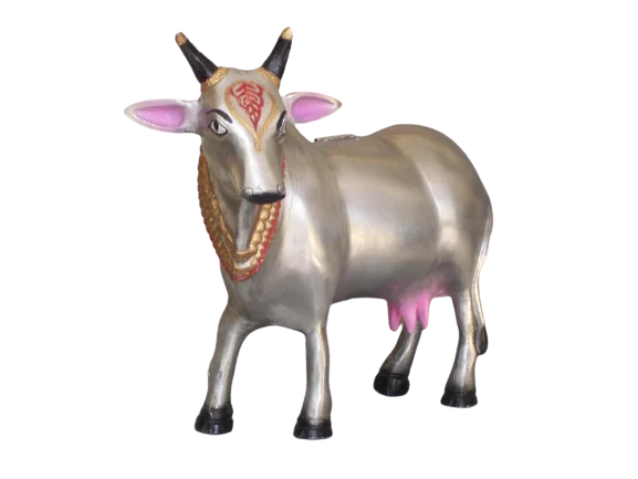 Creative Design of Aluminium cow statue white metal colored handmade Decorative cow statue For Home and Gift Item