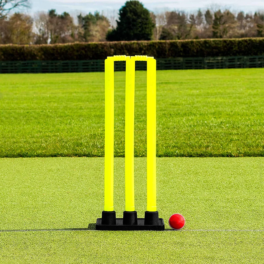 Cricket Stumps - Rubber Base Cricket Wickets  Junior & Senior Stumps Springback Plastic Cricket Stumps