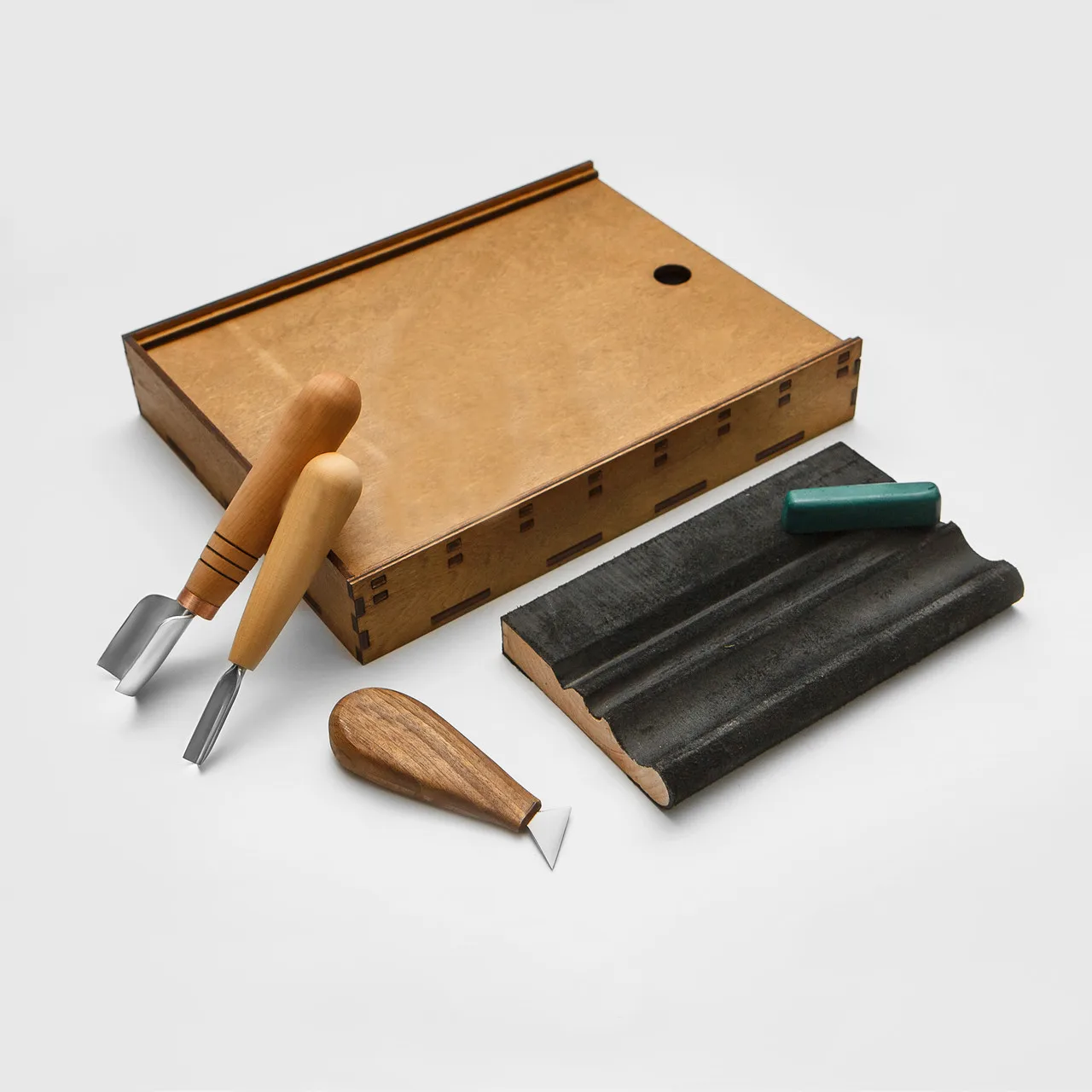 Chip carving sets for beginners