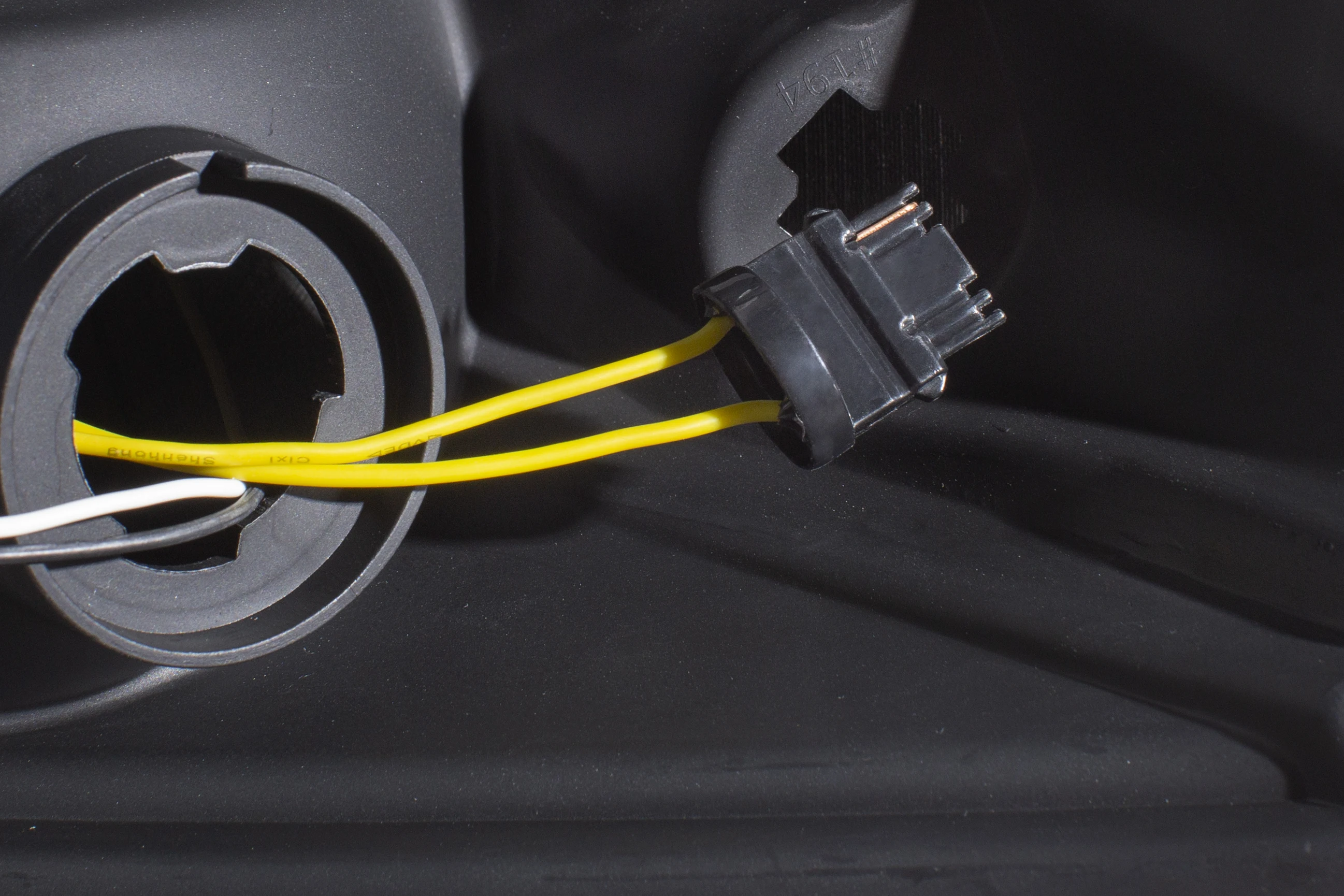 04-15 for Nissan Titan/ 04-07 Armada LED C-Bar Projector Headlights w/ Switchback Sequential Turn Signals (Black /clear)