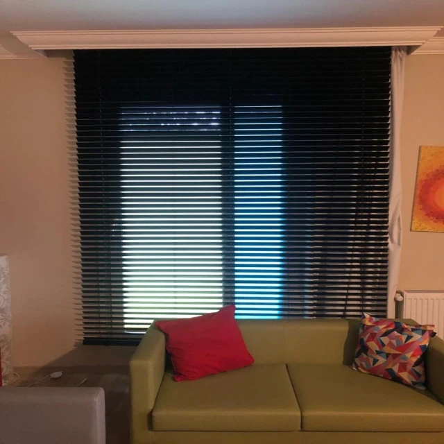 medium slat quality material wooden venetian blind and shade for home and office decoration