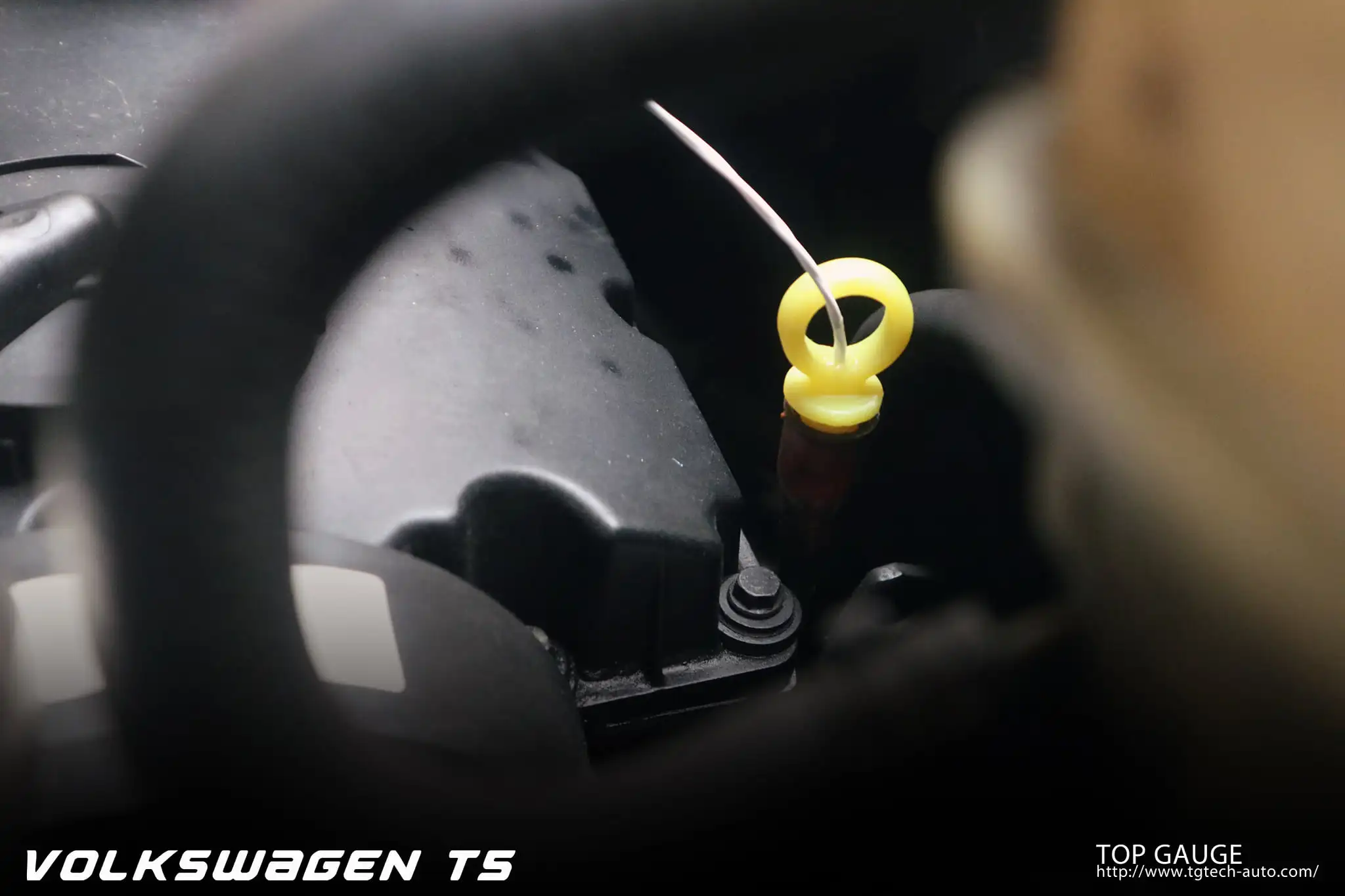 
Best innovation 2020/2021 - Oil temperature sensor with digital meter display compatible VW Volkswagen T5 year 2003 to 2010 