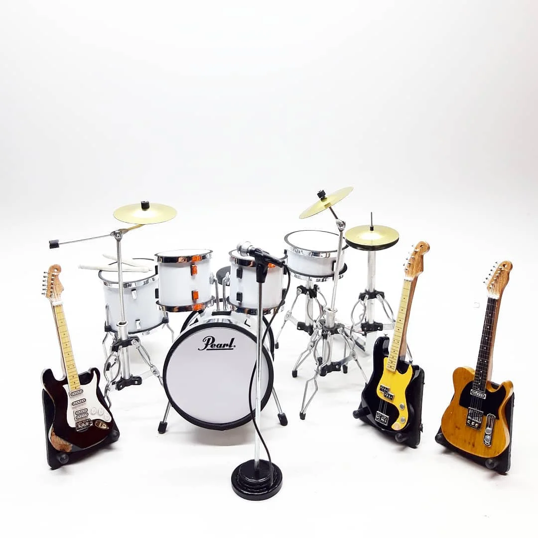 Miniature Guitar Slash & Drum Guns N Roses Model for action figure Toy 1/12 Scale