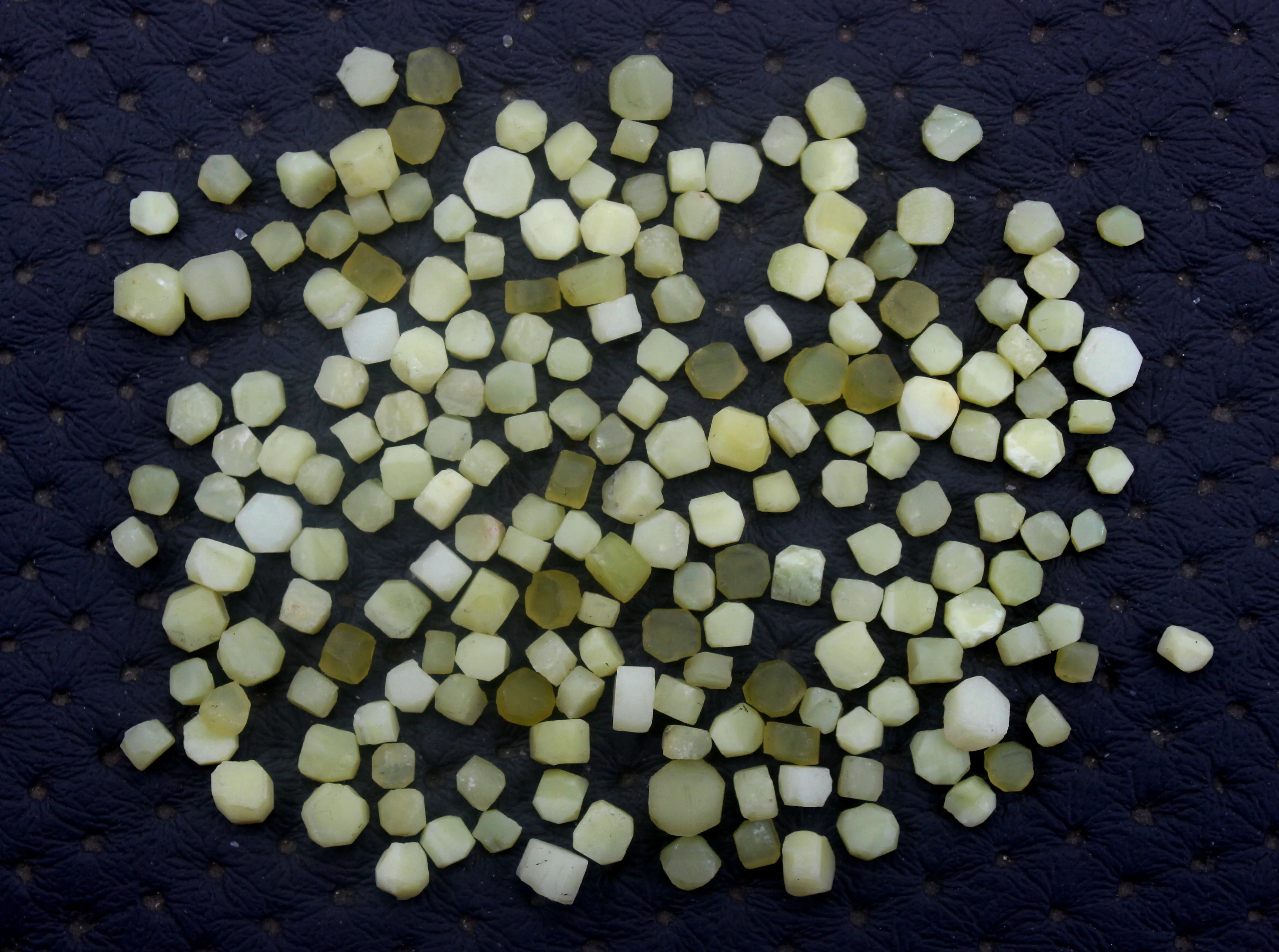 Top Quality 50 Pieces Tiny Natural Yellow Opal 2-4 MM Raw Genuine Loose Gemstone Making Chunky Jewelry Rough