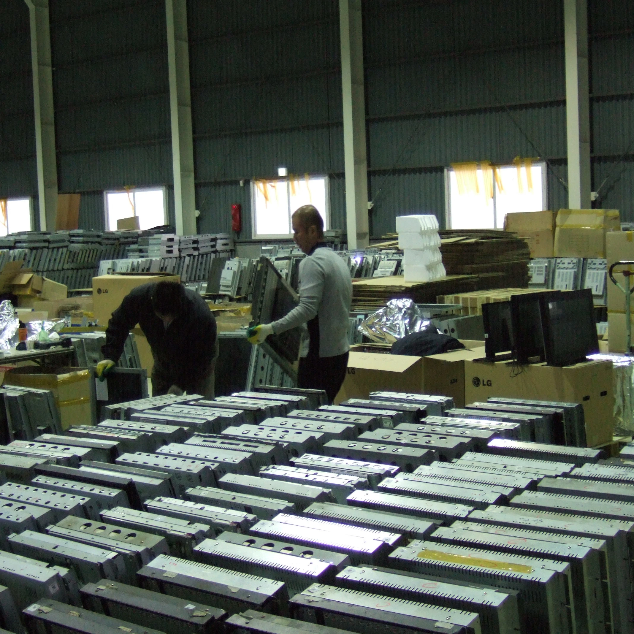 
 Б/у ЖК/светодиодные панели и монитор  