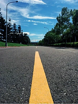 Two components road marking paint In order to save people and organizations, tired of renewing road paint in the same area