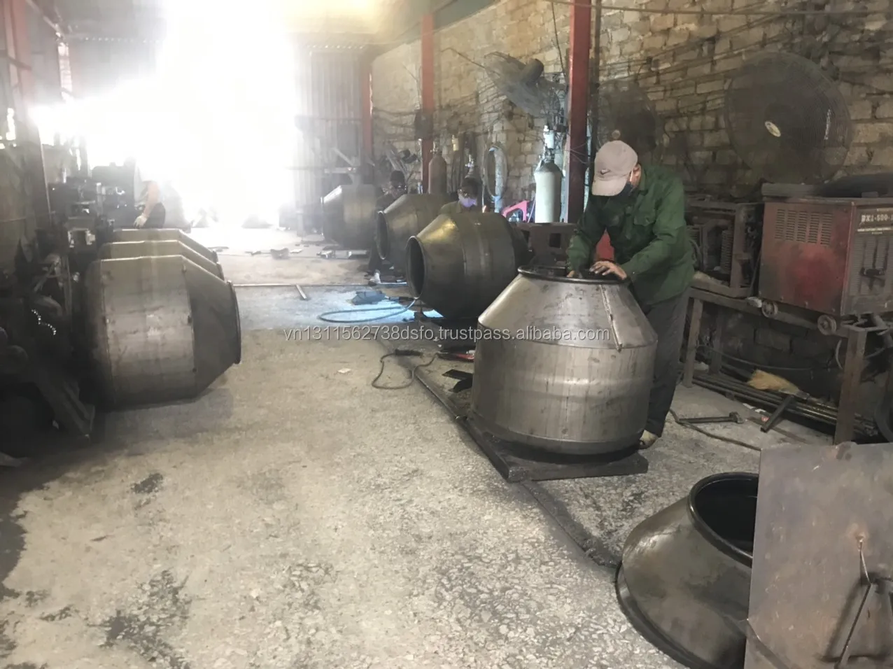 Mini concrete mixer 450L with motor single-phase 1.5kw 2.2kw 3kw power or gasoline engine thickness 2.8mm 3.0mm made in Vietnam