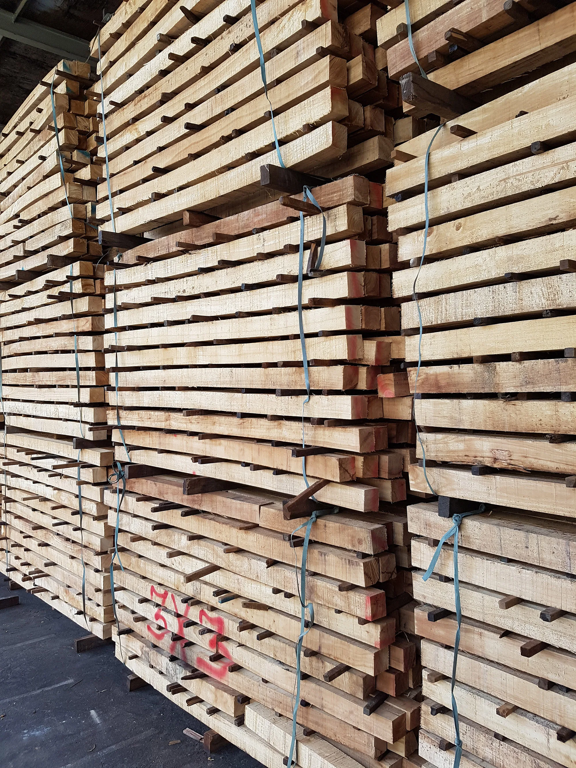 Natural Color Block Type Rubber Wood Sawn Timber From Malaysia