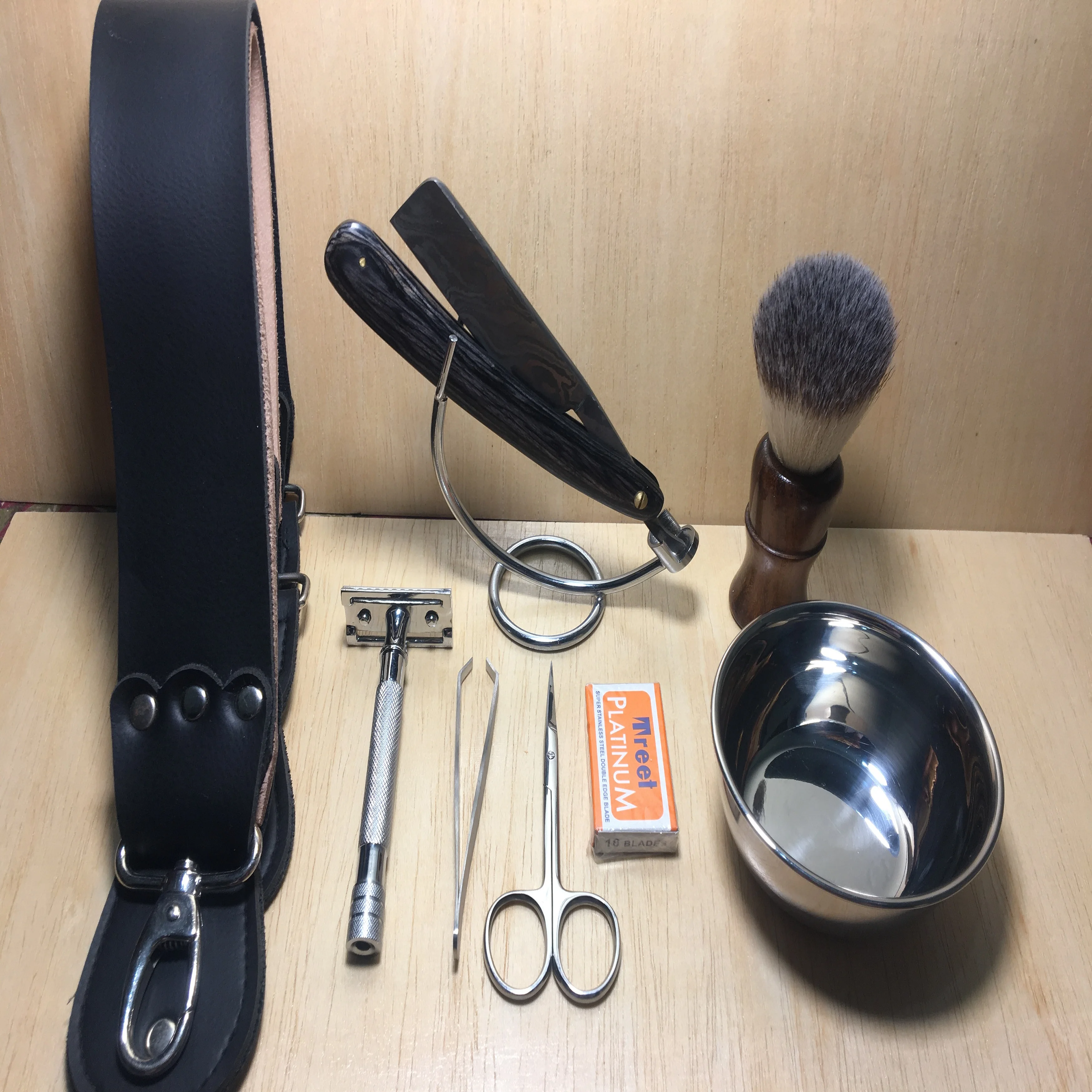 Handmade Damascus Steel Straight Razor Cut Throat Barber Salon Shaving Kit