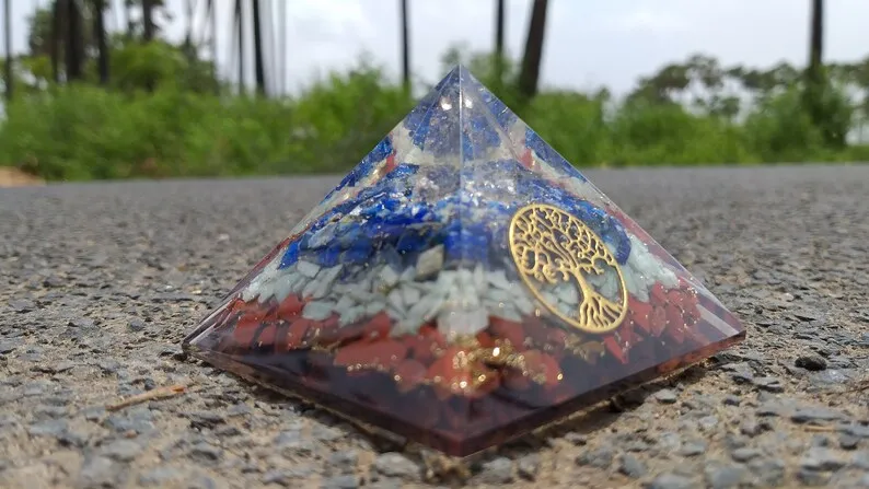 Пирамида оргонита для защиты ЭМС | Большая пирамида генератора энергии ляпис-Лазурит-Амазонит красная яшма-ОРГОН Альфазальный Агат