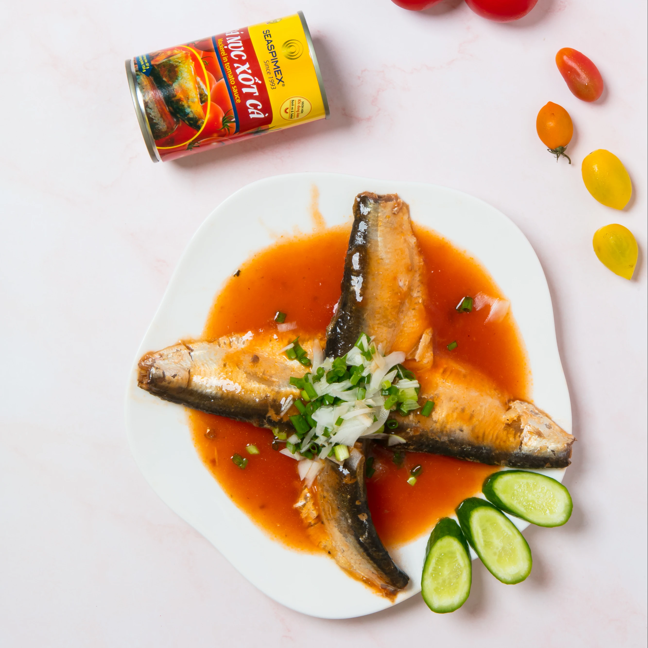 CANNED SARDINE IN SRIRACHA SAUCE MANUFACTURED BY SEASPIMEX VIETNAM (PACKING: 155G/185G/425G/850G)