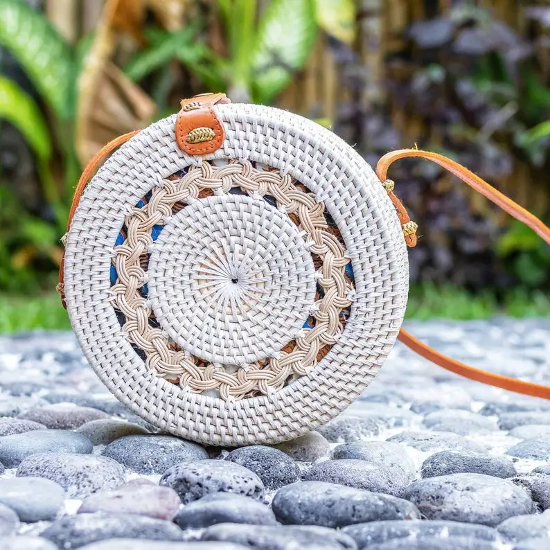 White Round Rattan Bag With Braid Pattern