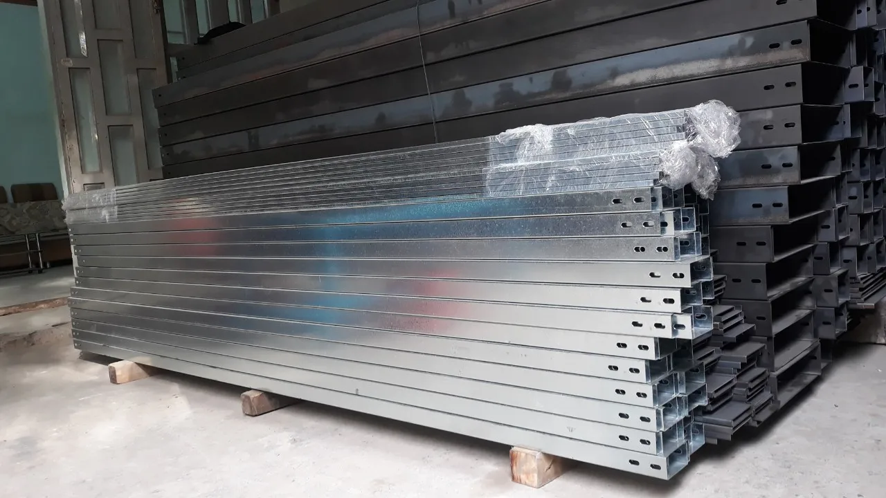  Внутренние условия окружающей среды оцинкованная стальная труба с гарантией 1 год