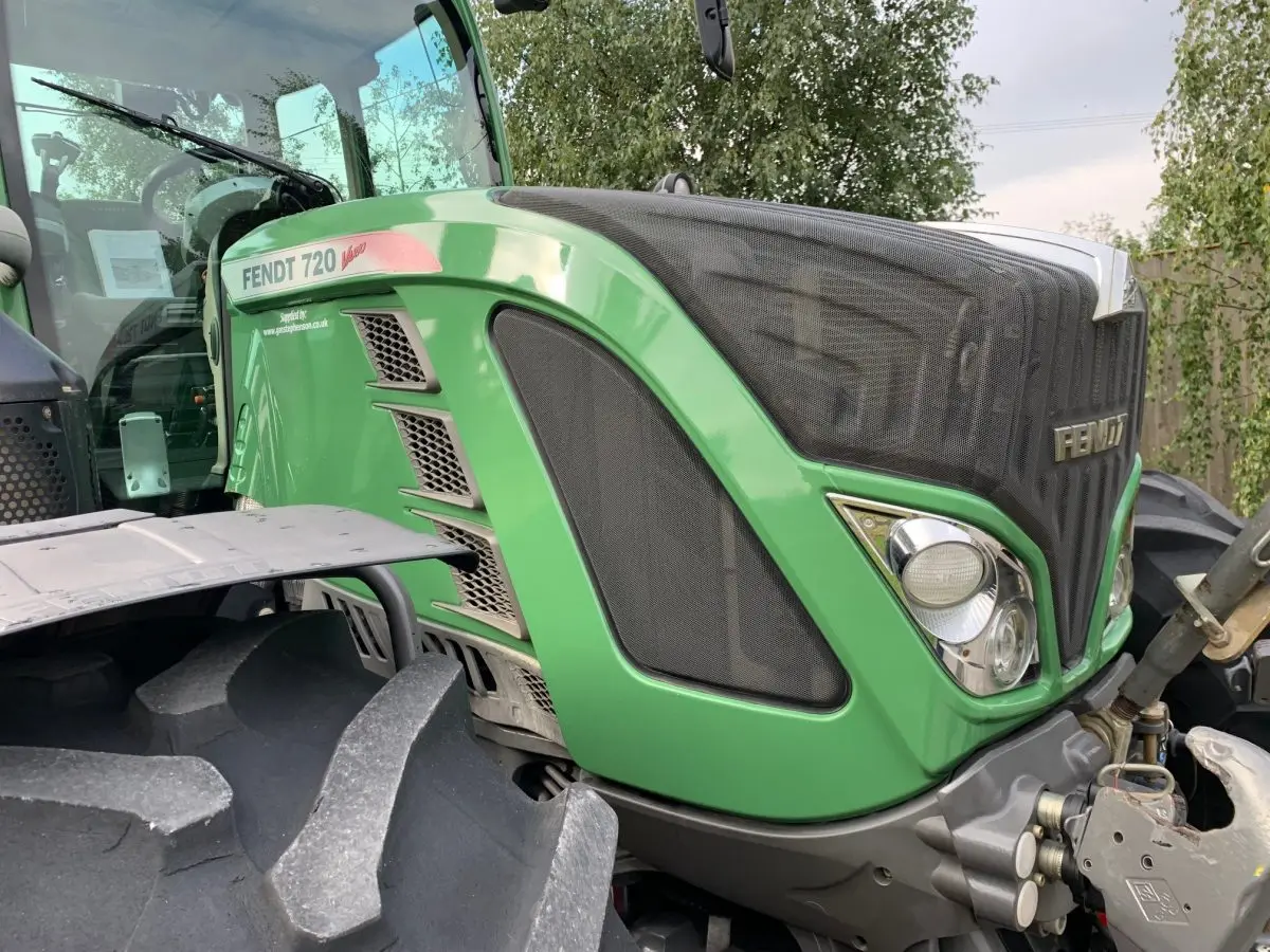 14 Used Tractor 201 hp 18000 Fendt 720 Vario Profi Tractor 2013