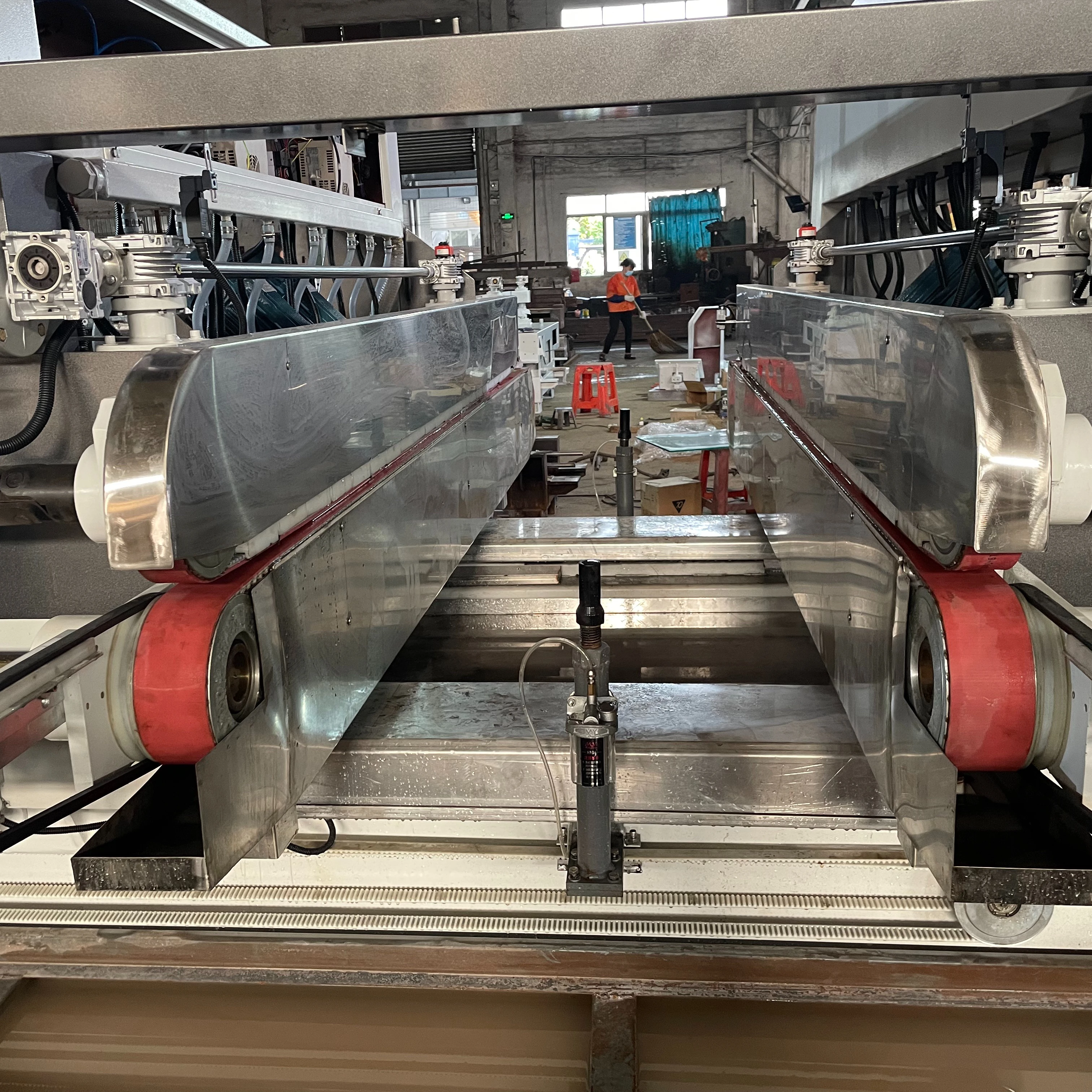 Машина для двойной резки стекла 15 м/мин производственная линия