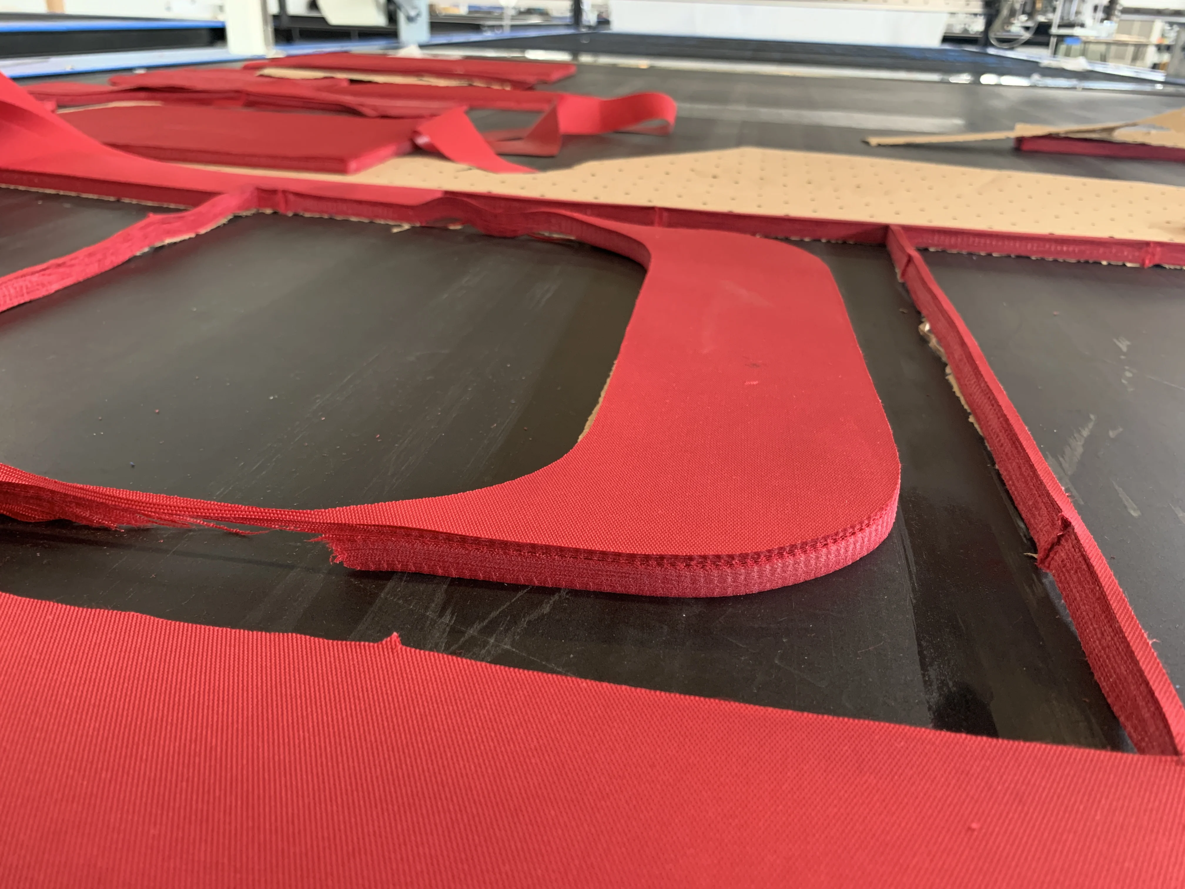 Waterproof fabric multi layers cnc cutting machine