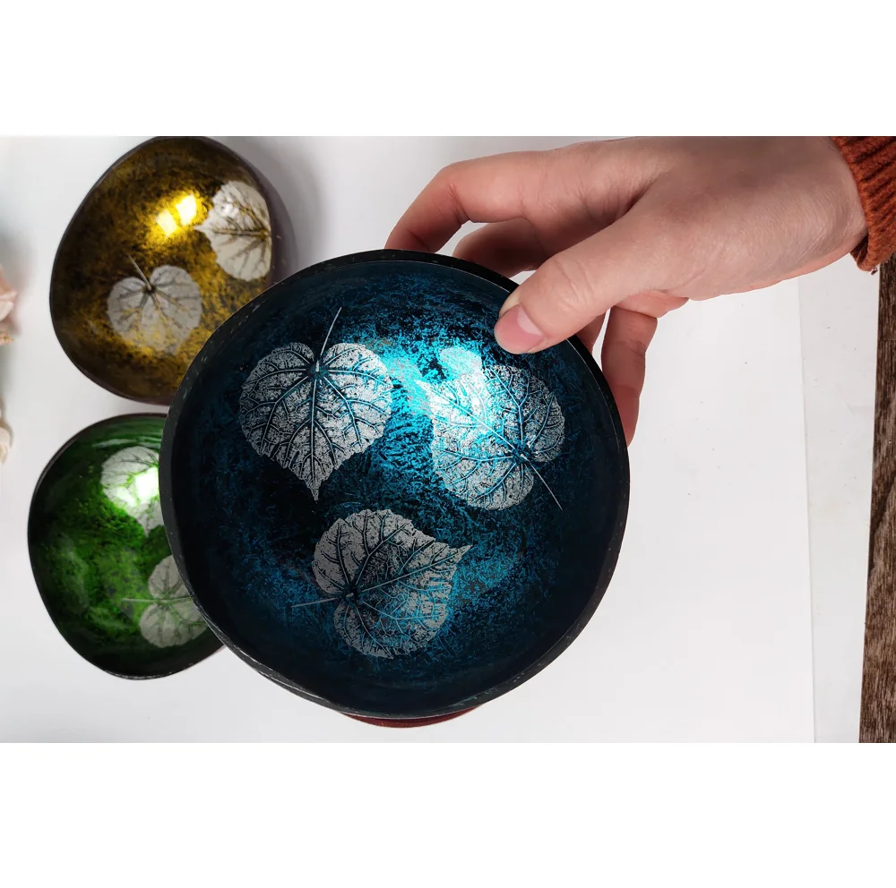 Wholesale 2022 Engraved Natural Coconut Bowl wood candle bowl Salad Coconut shell Bowls