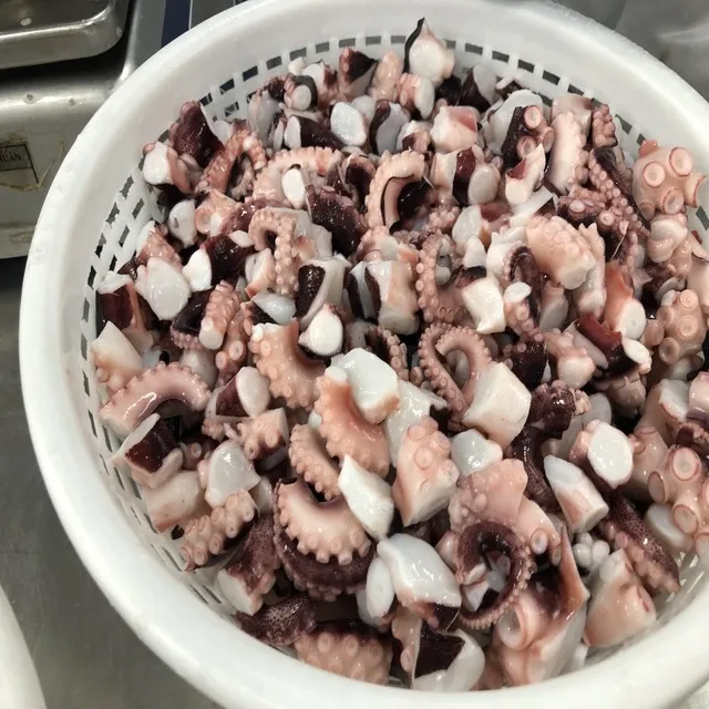 
FROZEN WHOLE CLEANED CUTTLEFISH IQF GOOD QUALITY 