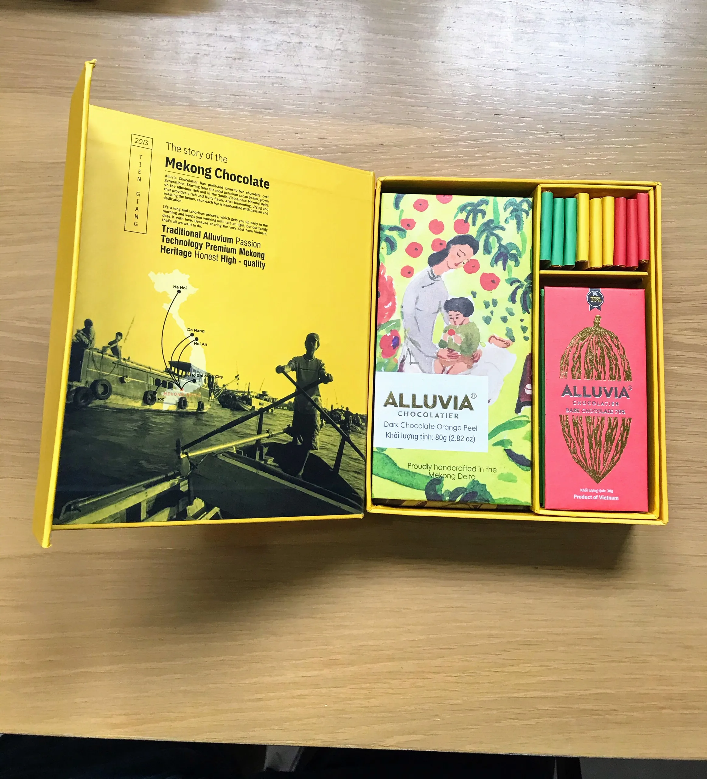 Mystery Gift Box of Mixed Bean to Bar Chocolates from The Mekong Delta by Famous Vietnamese Brand (18pcs)