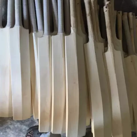 cheap price best quality  wooden cricket bats  wholesale english willow cricket  bats