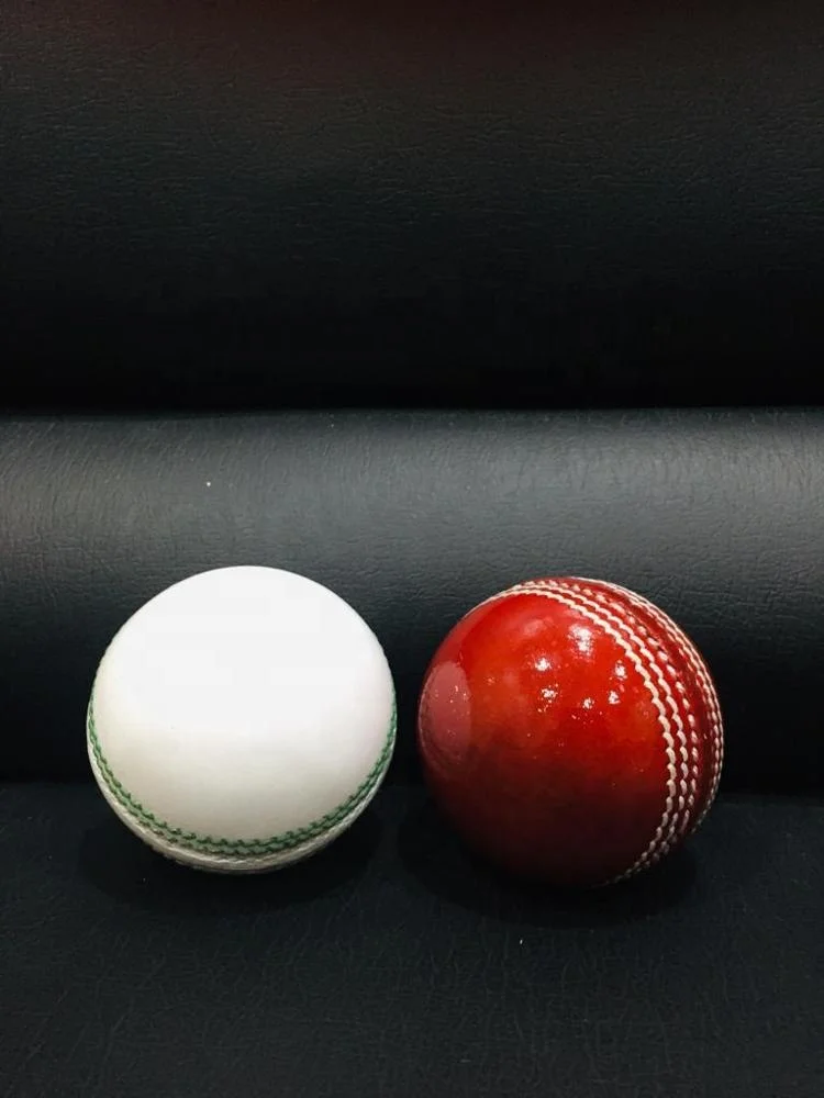 Wholesale Customized Logo Chrome Leather Machine Stitched Four Piece Construction Cricket Balls