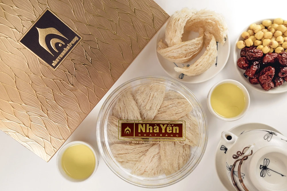 Изысканные крошки белое Птичье гнездо приносит большое здоровье всей семье.