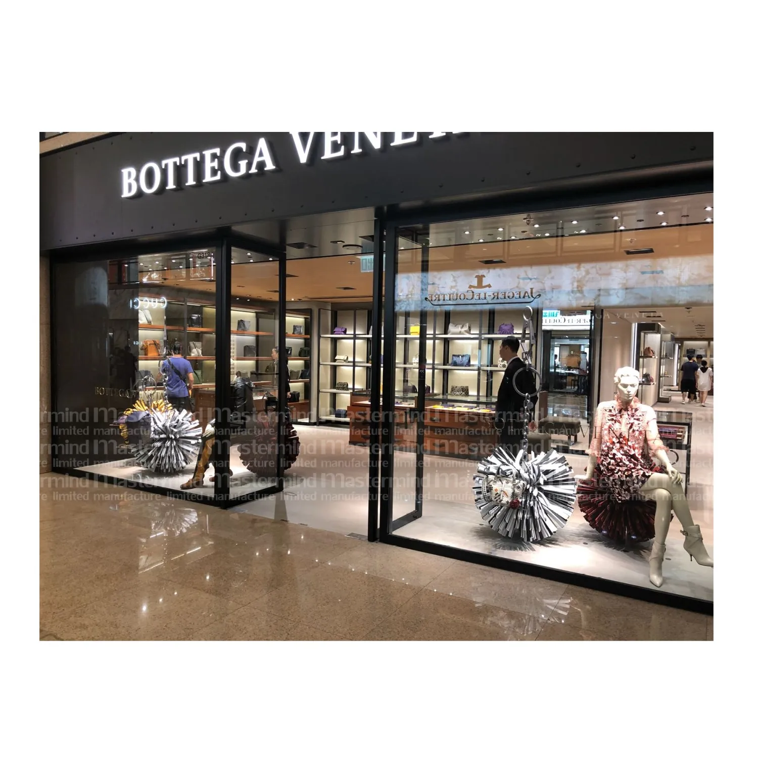 Creative Decoration Advertising Photography Props 3D Design Visual Merchandising Window Display for Brands Retail Shop Store