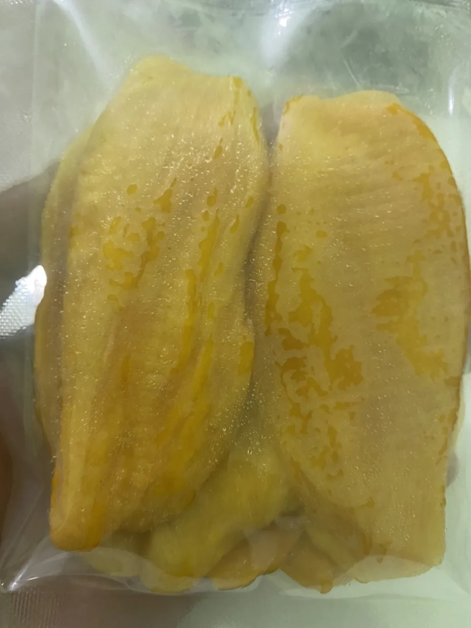 Vietnam Food and Beverage Dried  Mango Type  Sweet Taste Oval Shape 12-14 Month Shale Life 1 KG Yellow Color Vietnam